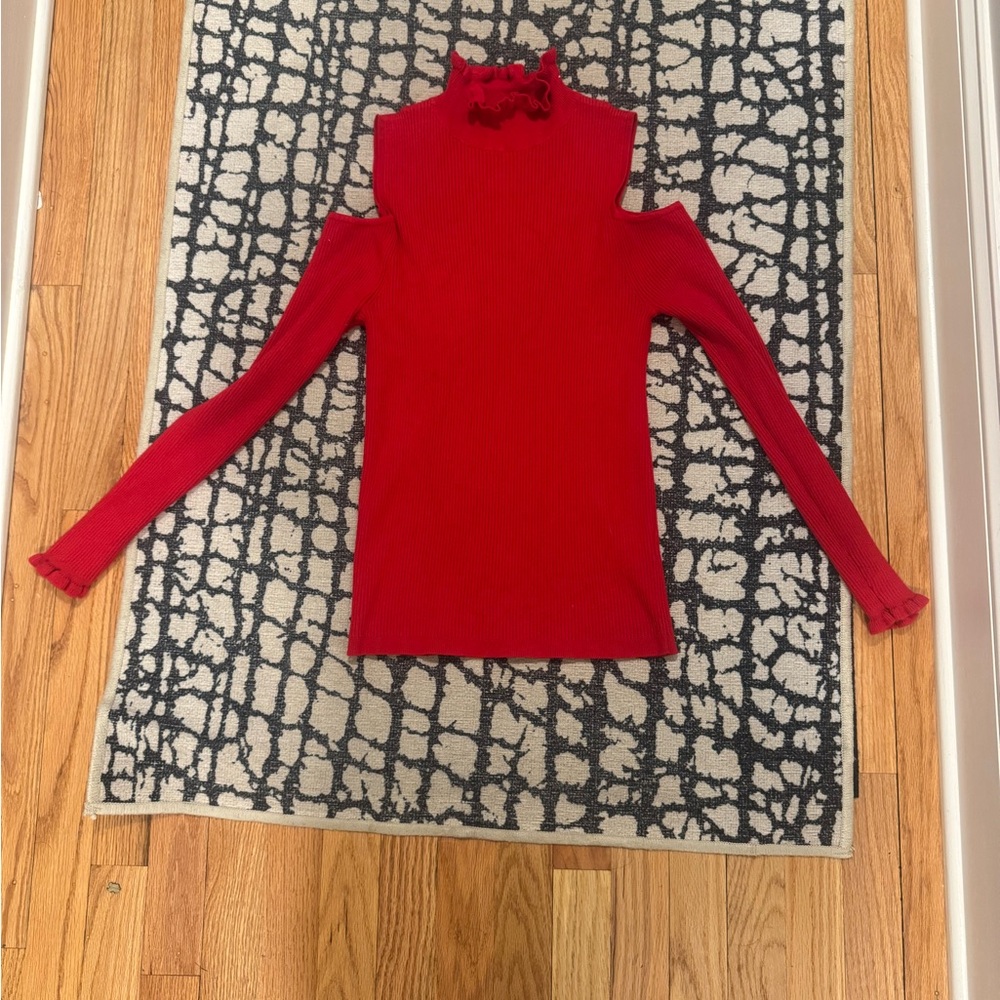 Red Cold Shoulder Turtleneck Top - Picture 6 of 8